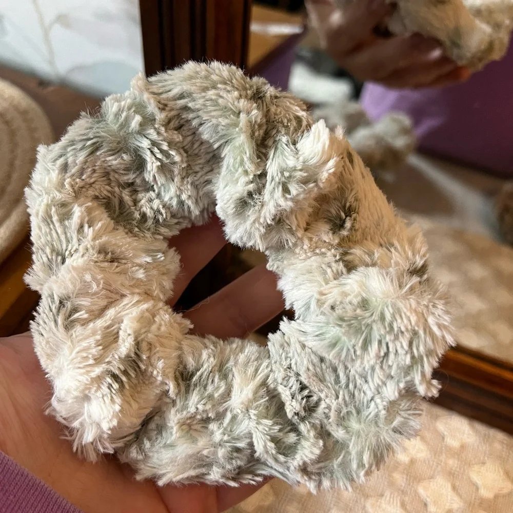 NO BRAND Minky Scrunchies Green & Grey 4 Piece Pack Soft Hair Ponytail Messy Bun